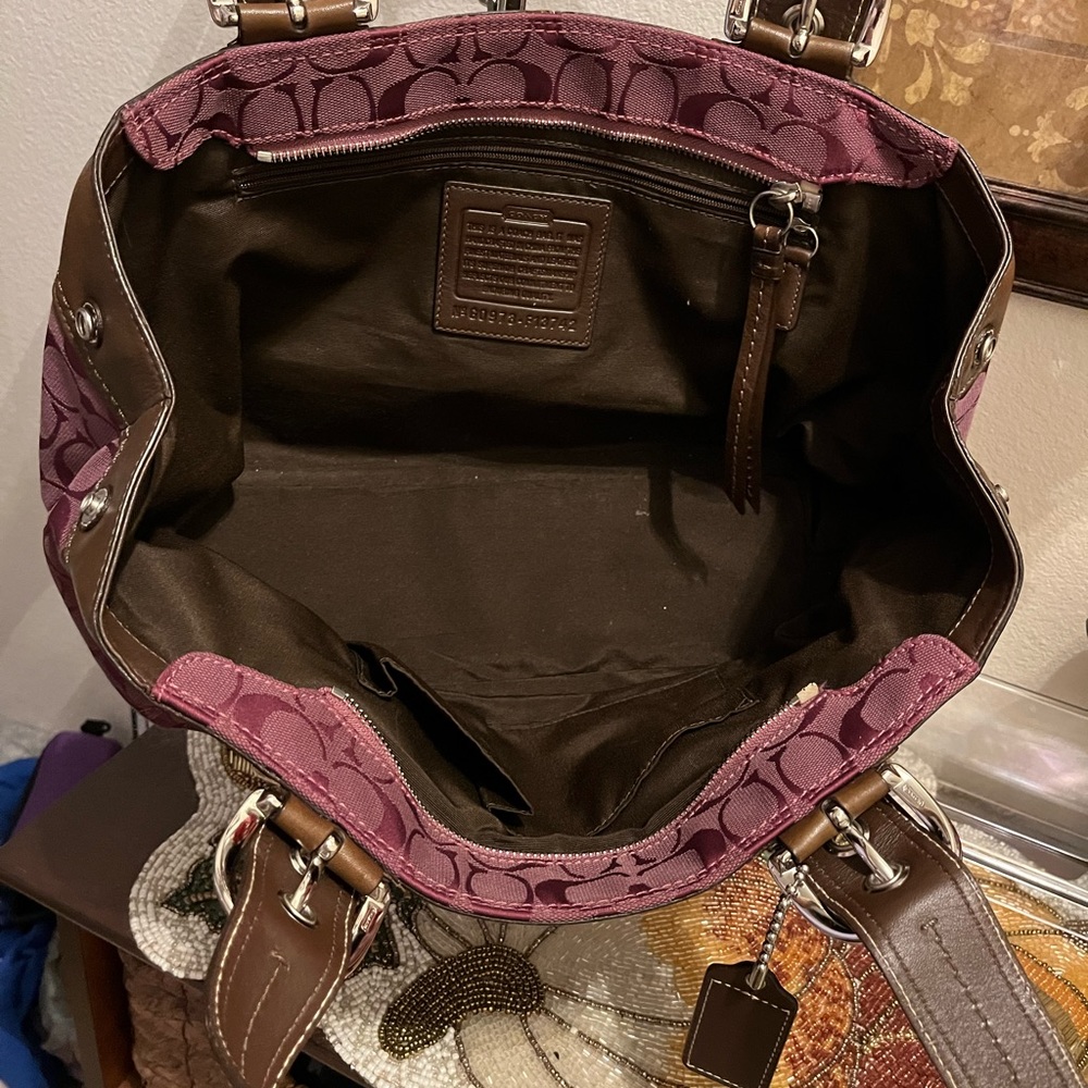 Coach Burgundy Shoulder Bag. Dark Brown Buckle Detail Leather Handles & Trim.EUC - Picture 7 of 9